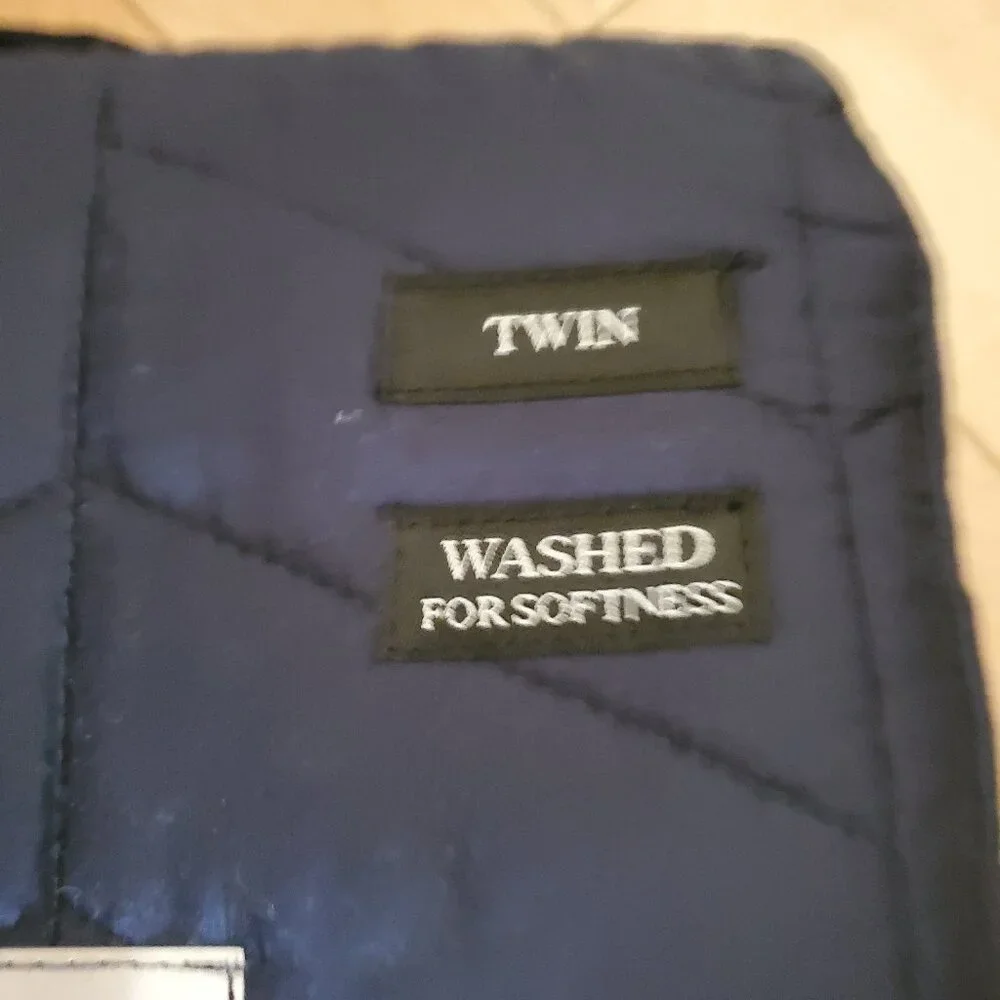 UGG Dawn Twin Quilt Set 1 Quilt & 1 Sham 100% Cotton Navy